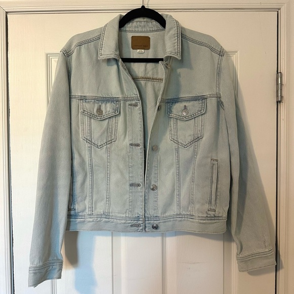 American Eagle Light Wash Denim Jacket / Jean Jacket - Picture 2 of 3